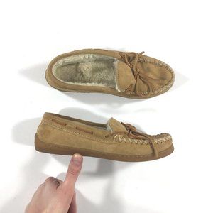 Minnetonka Hardsole Moccasin Slippers Womens Size 6 Tan Suede 3501